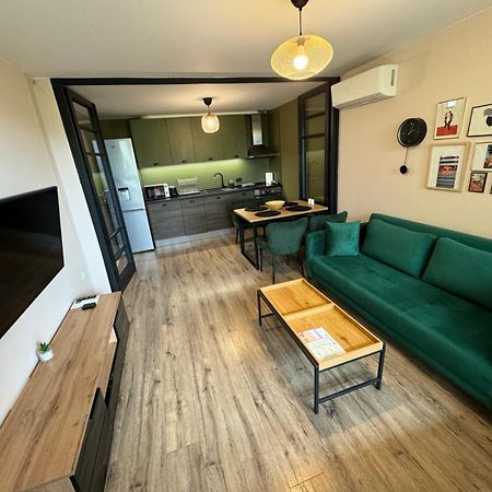Lovely 1 Bedroom Apartment In The Heart Of Varna Exterior foto