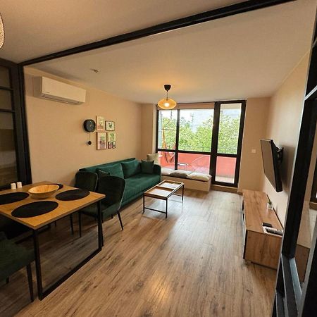 Lovely 1 Bedroom Apartment In The Heart Of Varna Exterior foto